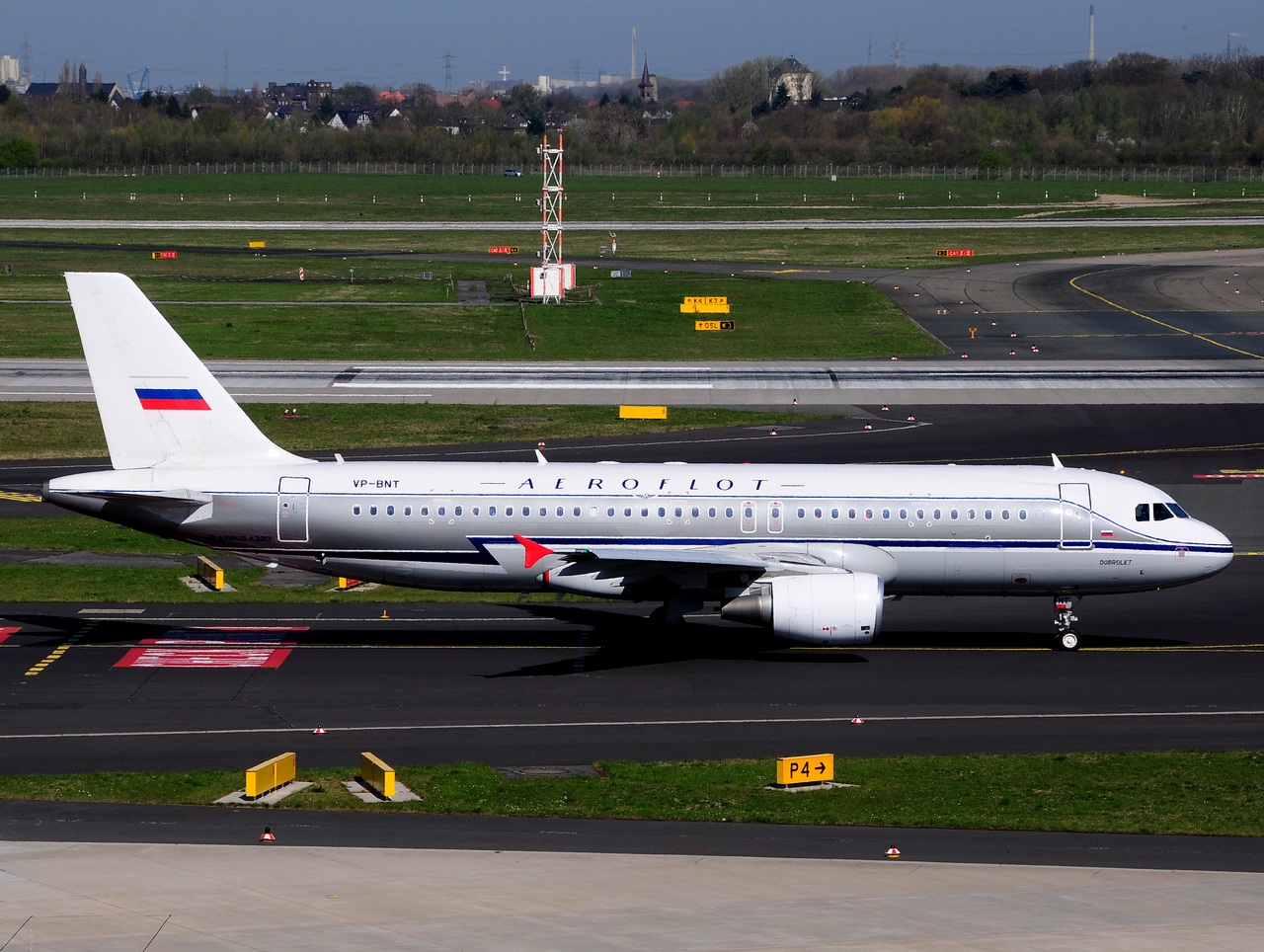 VP-BNT - A320-214(WL) - Aeroflot _ Russian Airlines - DUS - 15-04-2015c