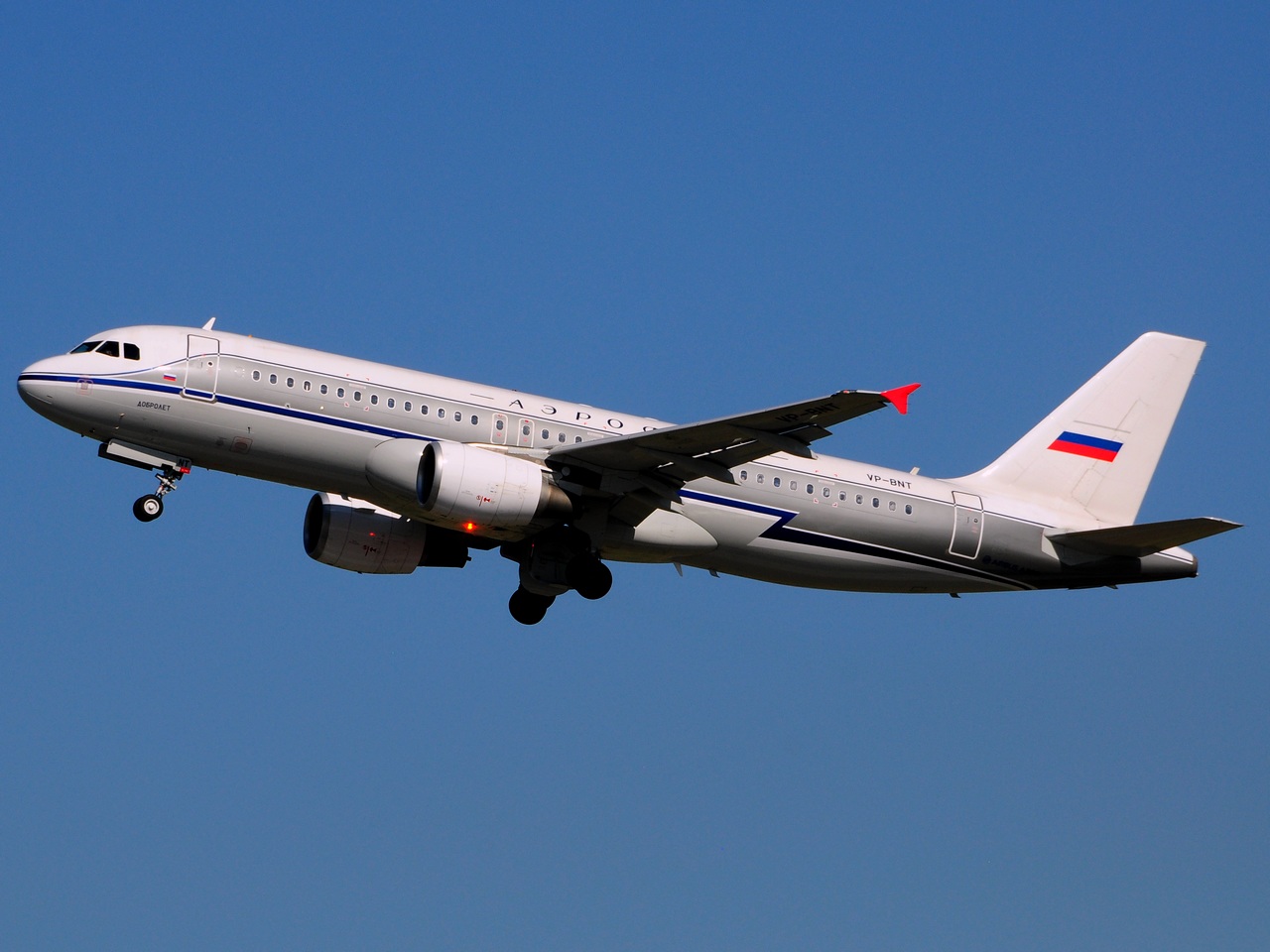 VP-BNT - A320-214(WL) - Aeroflot _ Russian Airlines - DUS - 15-04-2015d