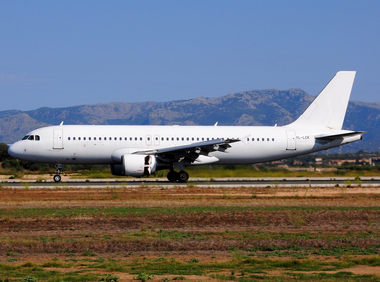YL-LCK - A320-214 - SmartLynx - PMI - 22-08-2015