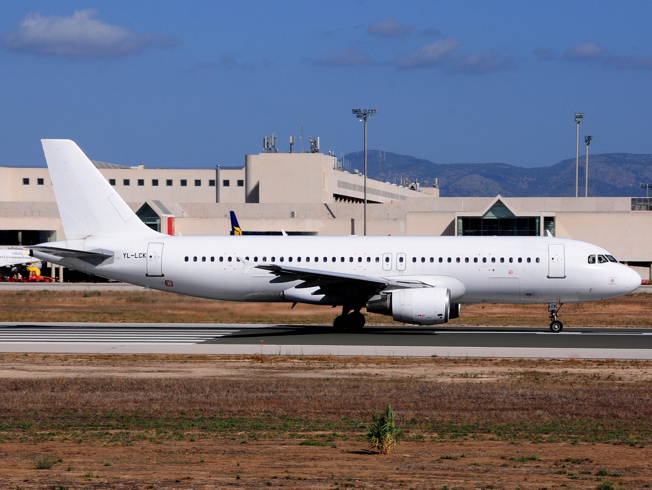 YL-LCK - A320-214 - SmartLynx - PMI - 25-08-2015