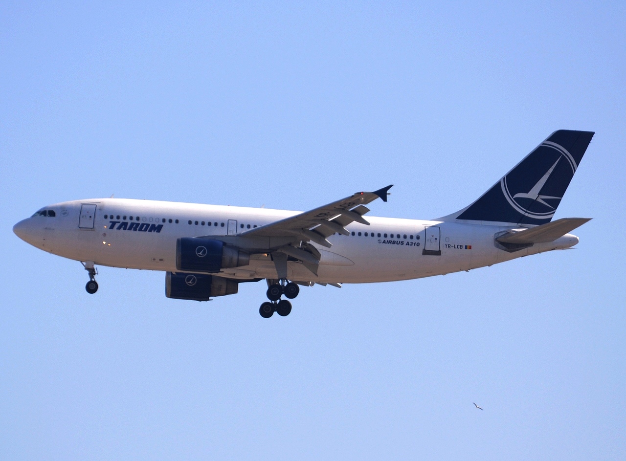 YR-LCB - A310-325 - Tarom - MAD - 16-03-2015