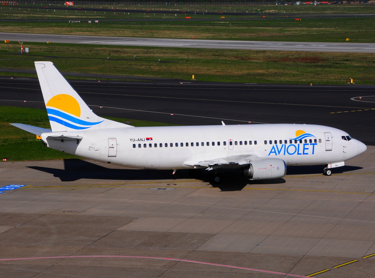 YU-ANJ - 737-3H9 - Aviolet - DUS - 15-04-2015
