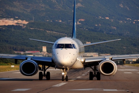 4O-AOB - ERJ-195LR (ERJ-190-200 LR) - Montenegro Airlines - TIV - 10-07-2015b