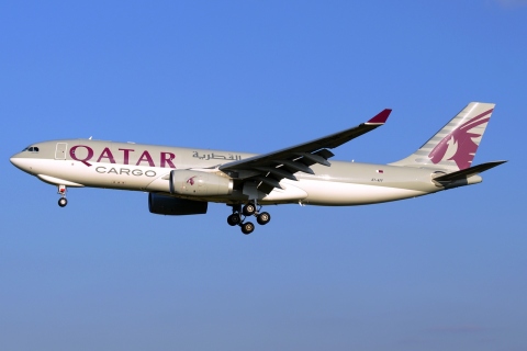 A7-AFF - A330-243F - Qatar Airways Cargo - BRU - 22-04-2015