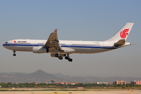 B-5913 - A330-343 - Air China - BCN - 29-06-2015