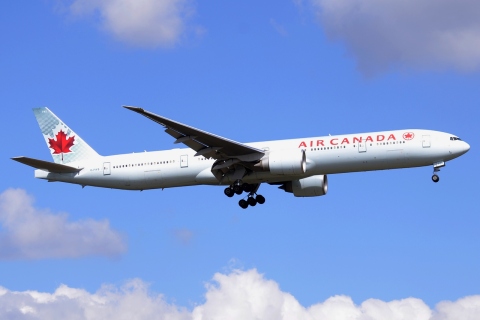 C-FIVS - 777-333(ER) - Air Canada - FRA - 18-04-2015