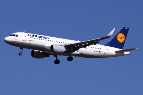 D-AIUA - A320-214(WL) - Lufthansa - MAD - 16-03-2015