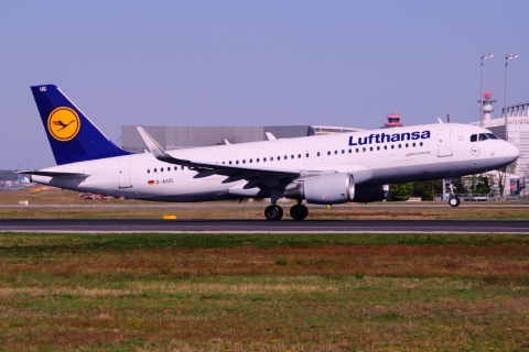D-AIUG - A320-214(WL) - Lufthansa - FRA - 19-04-2015
