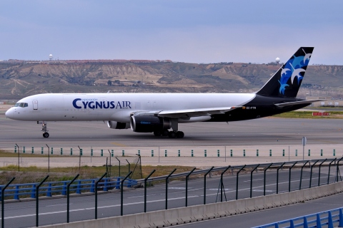 EC-FTR - 757-256 - Cygnus Air - MAD - 15-03-2015