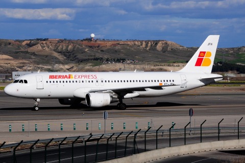 EC-JFH - A320-214 - Iberia Express - MAD - 14-03-2015