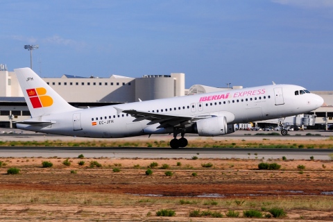 EC-JFH - A320-214 - Iberia Express - PMI - 22-08-2015b