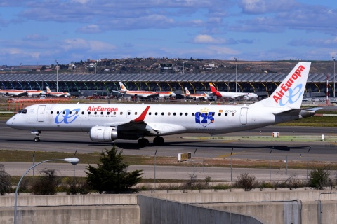 EC-KYO - ERJ-195LR (ERJ-190-200 LR) - Air Europa - MAD - 14-03-2015