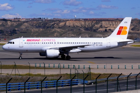 EC-LEA - A320-214 - Iberia Express - MAD - 14-03-2015