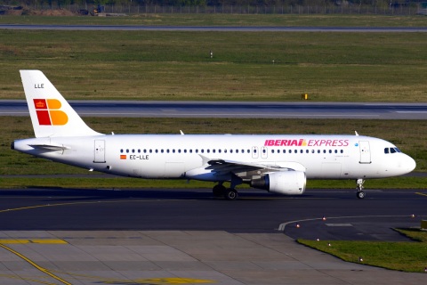 EC-LLE - A320-214 - Iberia Express - DUS - 15-04-2015