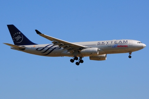 EC-LNH - A330-243 - Air Europa - BCN - 29-08-2015