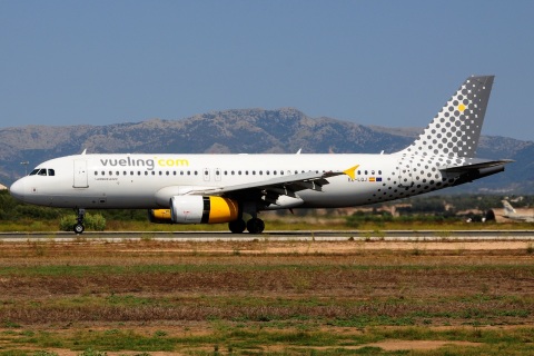 EC-LQJ - A320-232 - Vueling - PMI - 22-08-2015