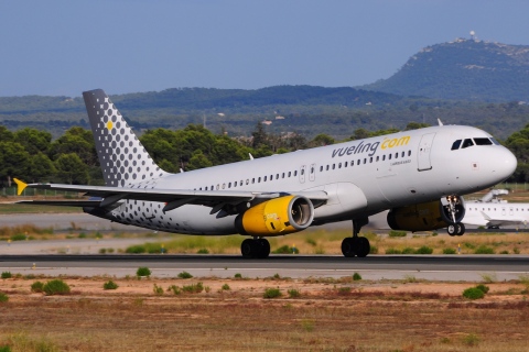 EC-LRY - A320-232 - Vueling - PMI - 22-08-2015b