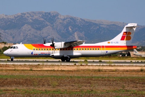 EC-LSQ - ATR 72-600 (72-212A) - Iberia Express - PMI - 22-08-2015b