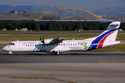 EC-LST - ATR 72-201 - Air Europa - MAD - 16-03-2015b