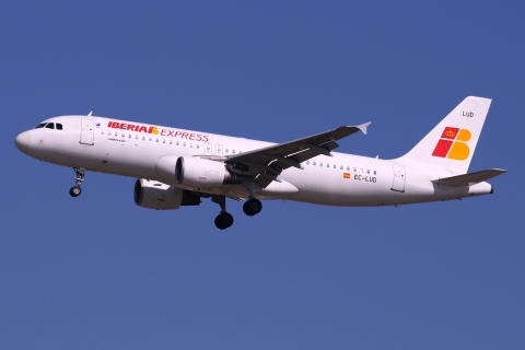 EC-LUD - A320-214 - Iberia Express - MAD - 16-03-2015