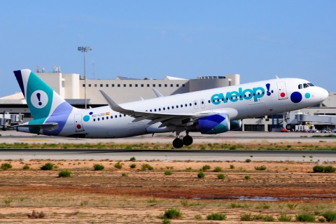EC-LZD - A320-214(WL) - Evelop Airlines - PMI - 22-08-2015