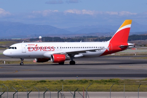 EC-MCB - A320-214 - Iberia Express - MAD - 14-03-2015