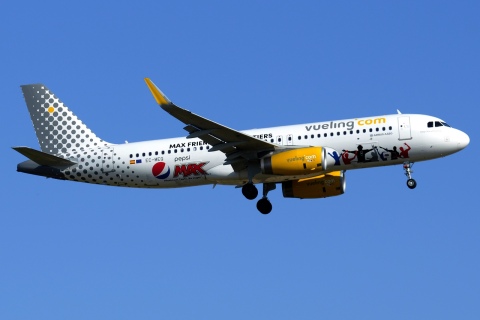 EC-MEQ - A320-232(WL) - Vueling - BCN - 29-06-2015b