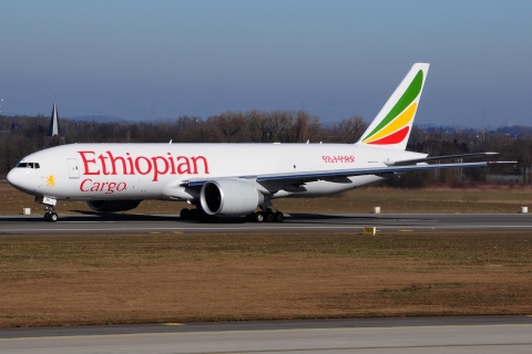 ET-ARH - 777-F60 - Ethiopian Airlines - LGG - 08-03-2015b