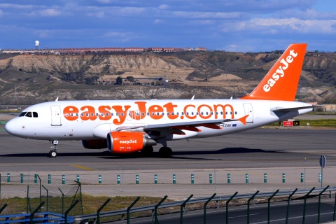 G-EZGK - A319-111 - easyJet - MAD - 14-03-2015