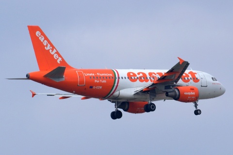 G-EZIW - A319-111 - easyJet - MAD - 15-03-2015