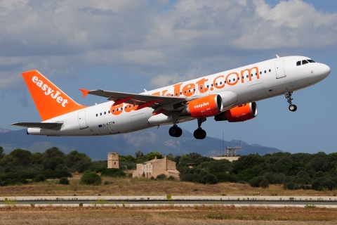 G-EZTM - A320-214 - easyJet - PMI - 25-08-2015b