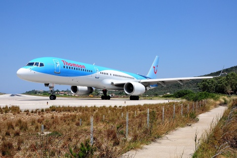 G-OOBE - 757-28A(WL) - Thomson Airways - JSI - 28-07-2015c