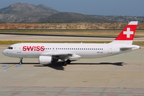 HB-IJR - A320-214 - Swiss - ATH - 23-07-2015b
