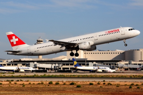 HB-IOC - A321-111 - Swiss - PMI - 23-08-2015
