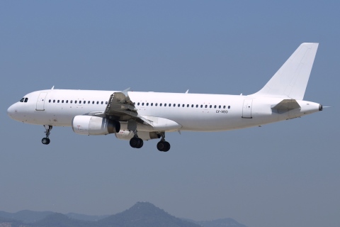 LY-VEO - A320-233 - Avion Express - BCN - 29-06-2015