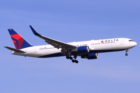N173DZ - 767-332(ER)(WL) - Delta Air Lines - FRA - 19-04-2015