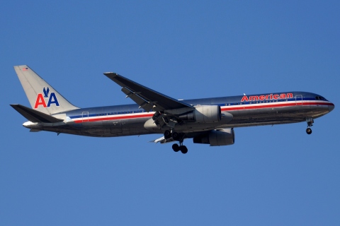 N355AA - 767-323(ER) - American Airlines - MAD - 16-03-2015