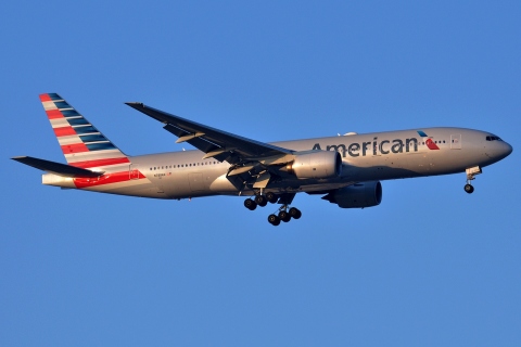 N788AN - 777-223(ER) - American Airlines - MAD - 16-03-2015