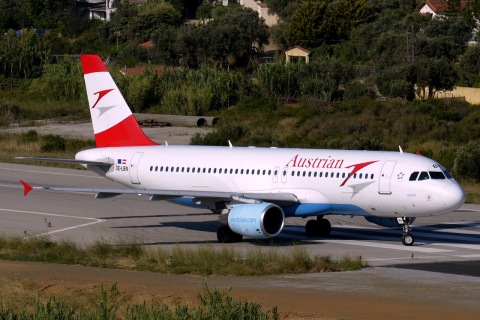 OE-LBN - A320-214 - Austrian Airlines - JSI - 25-07-2015
