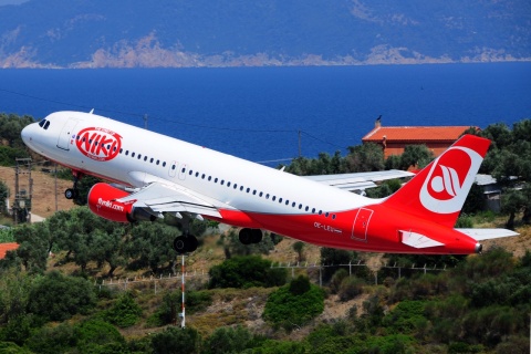 OE-LEU - A320-214 - Niki - JSI - 28-07-2015b