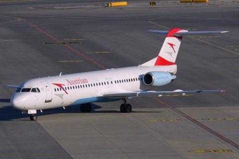 OE-LVE - Fokker 100 - Austrian Airlines - VIE - 01-10-2015