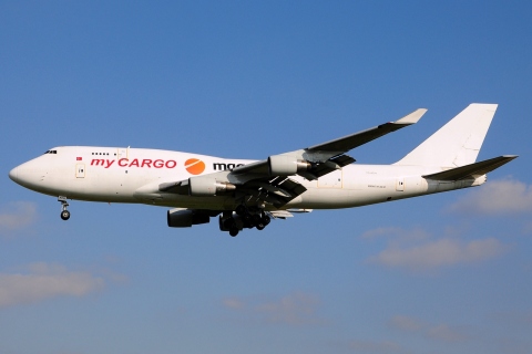 TC-ACH - 747-433 - myCARGO - BRU - 22-04-2015