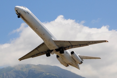 UR-CJU - MD-83 - Binfield Enterprises - TIV - 11-07-2015