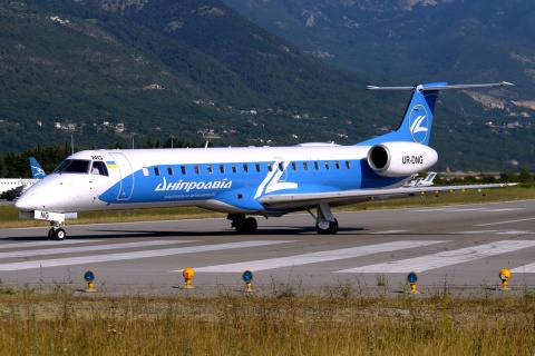 UR-DNG - ERJ-145EP - Dniproavia - TIV - 11-07-2015b
