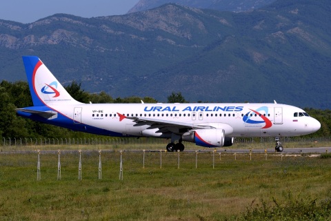 VP-BIE - A320-214 - Ural Airlines - TIV - 11-07-2015b