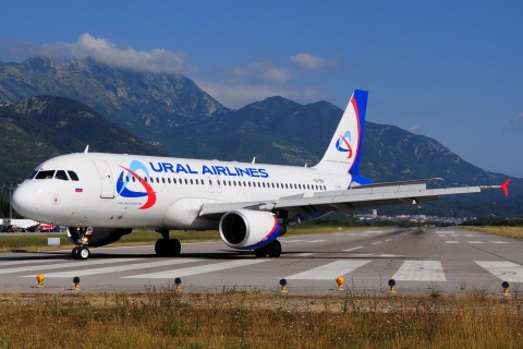 VQ-BNI - A320-214 - Ural Airlines - TIV - 11-07-2015