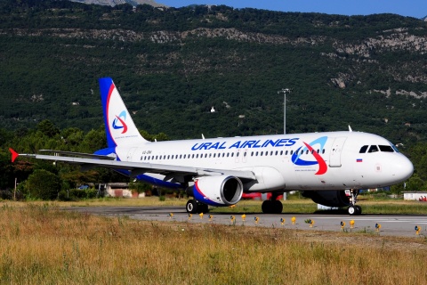 VQ-BNI - A320-214 - Ural Airlines - TIV - 11-07-2015c
