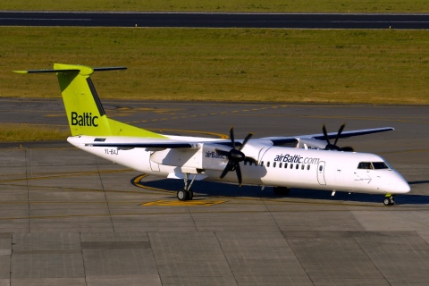 YL-BAJ - DHC-8-402NG - Air Baltic - BRU - 07-06-2015