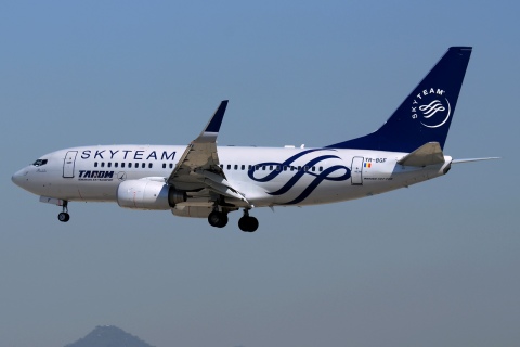 YR-BGF - 737-78J(WL) - Tarom - BCN - 29-06-2015