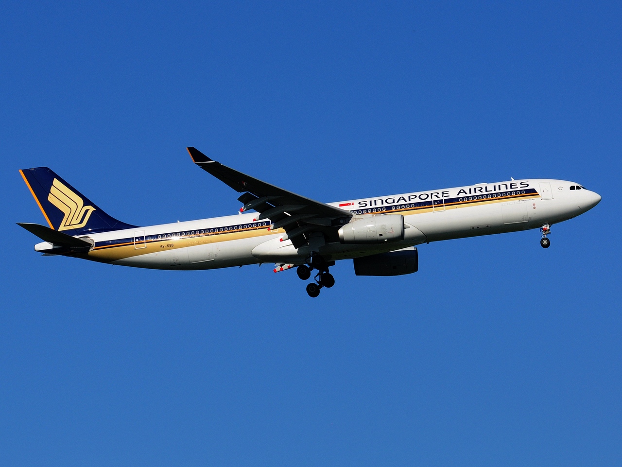 9V-SSB - A330-343 - Singapore Airlines - BKK - 12-11-2016